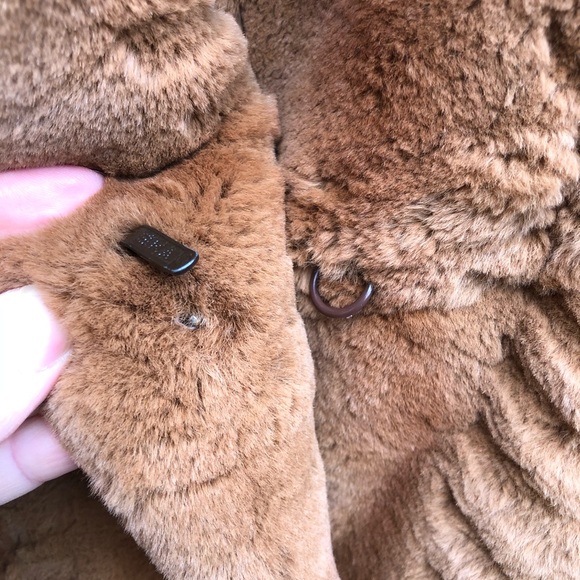 European Rabbit In New Condition Fur Coat - Picture 9 of 9